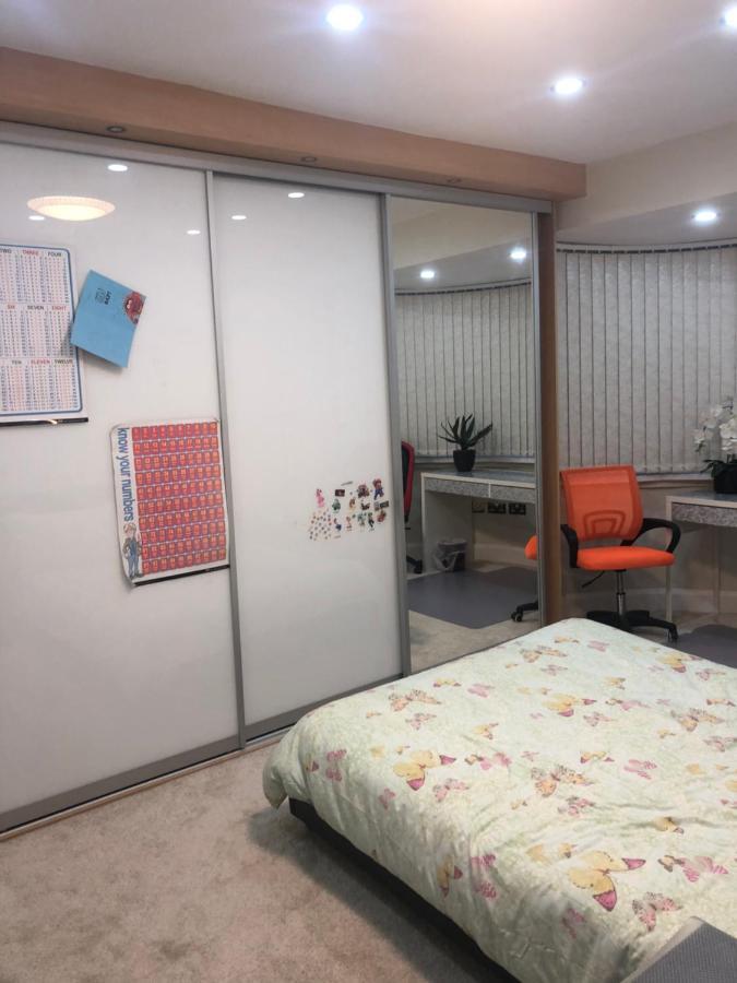 Lyndon B&B 솔리헐 외부 사진
